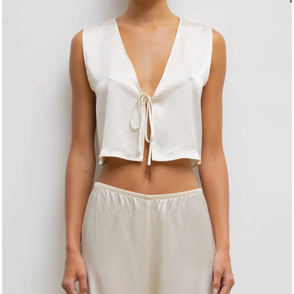 LESET Barb Tie Top